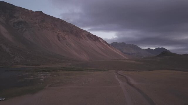 Valle Hermoso - Las Le&ntilde;as - Mendoza
DJI Mini 5 Pro - D Log - 4K