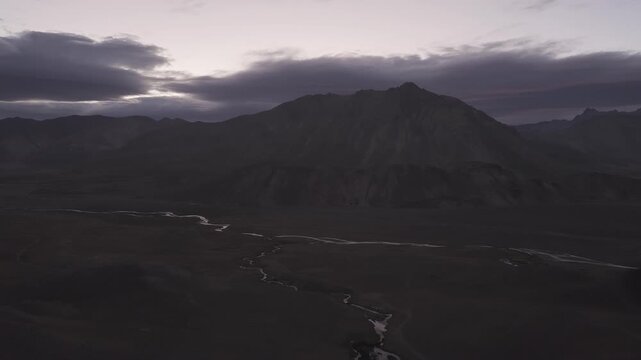 Valle Hermoso - Las Le&ntilde;as - Mendoza
DJI Mini 5 Pro - D Log - 4K
