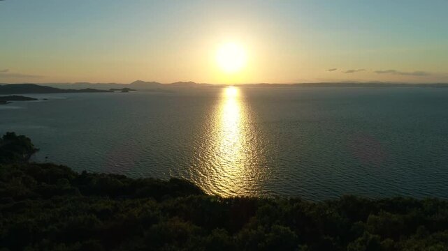 夕陽ヶ丘から望む瀬戸内海とナガ崎と夕日