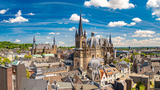 Aachen im Sommer, Aken, Aix-La-Chapelle