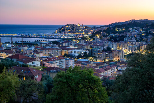 Imperia, panorami e porto, lungomare, Liguria
