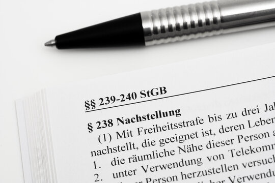 Nachstellung Artikel 238 Strafgesetzbuch