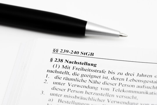 Nachstellung Artikel 238 Strafgesetzbuch
