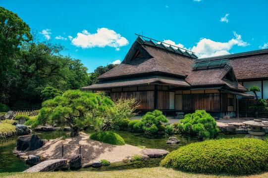 Korakuen gardens Okayama, Enyo-tei House. Typical Japanese garden.