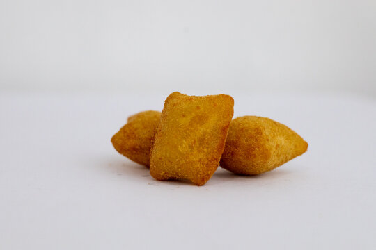 Mini salgados de festa recheados