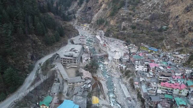 Spiritual Manikaran Valley Featuring Gurudwara Sahib, Ram Mandir and Shiv Mandir with Parvati River