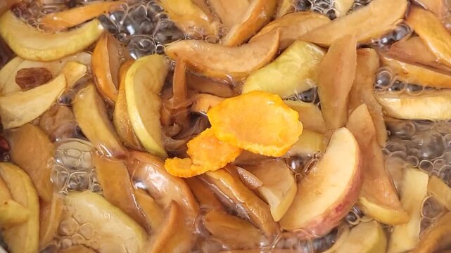 Boiling: Prepare a compote of dried fruits in a saucepan.