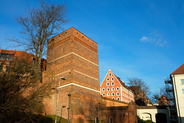 Krzywa Wieża oraz Spichlerz, Toruń, Polska, Leaning Tower in Torun, Poland  © 123108 Aneta