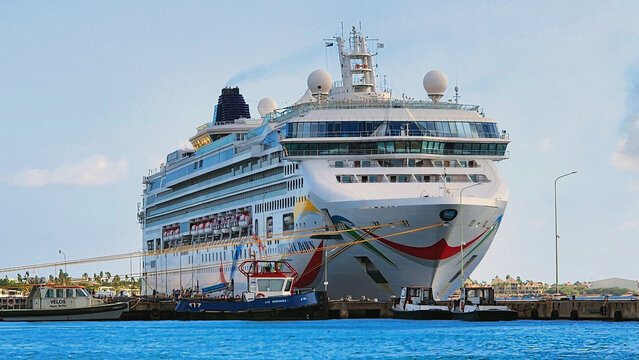 NCL Norwegian Dawn at Kralendijk Bonaire Caribbean island in the Leeward Antilles and a municipality of the Netherlands. 03.01.26