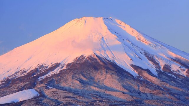 紅富士と湧く雲のスロータイムラプス