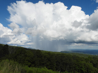 Obraz premium Visitors must keep an eye on the weather, while visiting Shenandoah National Park. Summer storms can emerge quickly, and cause hazardous conditions. Blue Ridge, Appalachian Mountains, Virginia. 