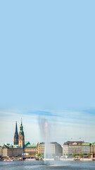 Obraz premium Blick auf die Alster und das Hamburger Rathaus, Deutschland 
