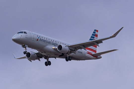 DFW Intl. Airport 2-21-2021 Grapevine TX USAAmerican Eagle Embraer ERJ-175 N285NN operated by Envoy Air arrival into Dallas Ft. Worth International Airport