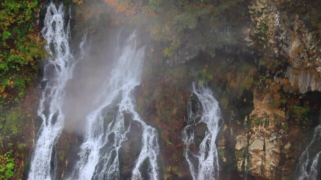 白髭の滝と紅葉と湯けむり