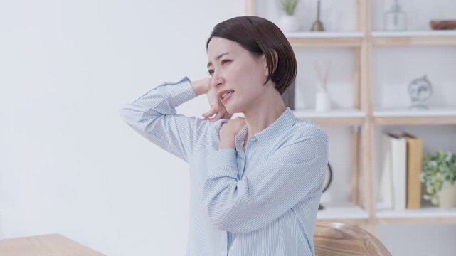 肩こりの女性