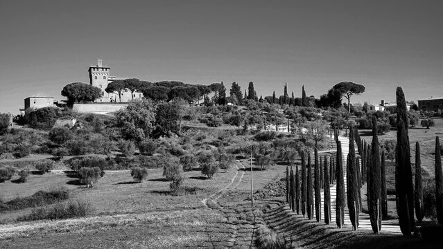 Palazzo Massaini, affacciato sulla Val d&rsquo;Orcia, a pochi passi dal pittoresco borgo di Pienza,. dimora storica con un bel giardino all'Italiana. Provincia di Siena, Toscana, Italia