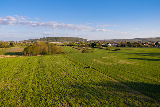 Wiese mit Traktor bei Sporkenheim