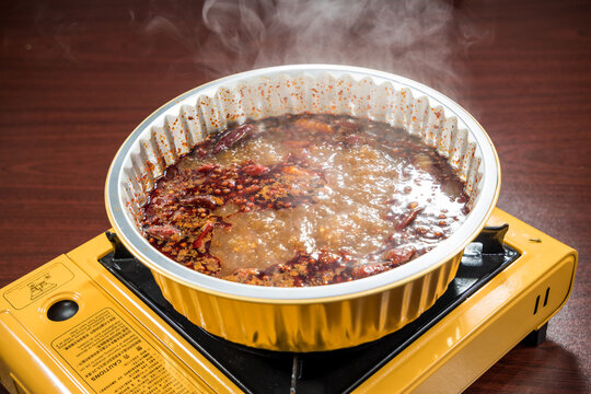 Boiling spicy hot pot soup base