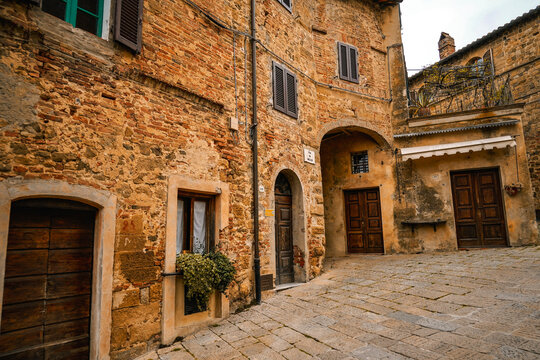 Monticchiello,piccolo borgo medioevale che &egrave; riuscito ancora a conservare la sua bellezza autentica. Immerso nella campagna senese. Val d'Orcia,Toscana,Italia