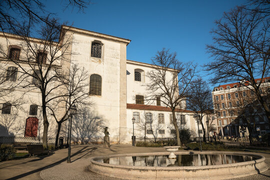 Quiet Square with Fountain at Largo da Gra&ccedil;a in Lisbon, Portugal
