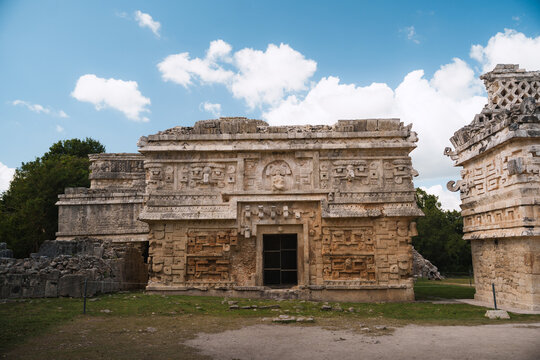 Chichen itza mayan ruins exploring ancient architecture in yucatan