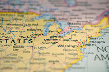 Obraz premium Columbus Pinpointed on World Map – Soft Blur Travel Photography Highlighting Ohio Capital