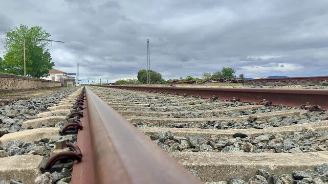 Vias de tren solitaria