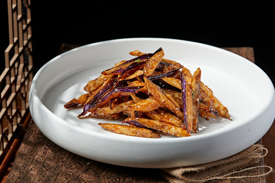 Sweet and sour fried eggplant with soy sauce flavor