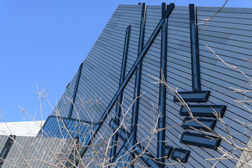 Naklejka premium exterior of The Michael Lee-Chin Crystal, a deconstructivist addition to the Royal Ontario Museum, designed, by Daniel Libeskind, 100 Queens Park, Toronto