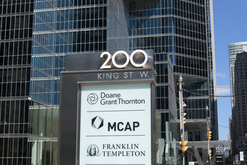 Naklejka premium outdoor tenant directory at 200 King Street West, an office building in Toronto