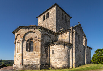 Obraz premium Cornil (Corrèze, Nouvelle aquitaine, France) - Vue matinale de l'église de l'invention des reliques de Saint Etienne