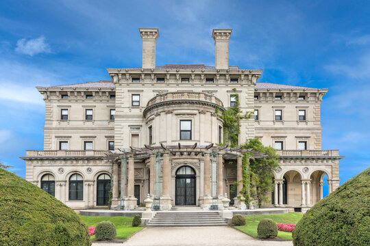 the breakers is an old Newport Mansion open to public