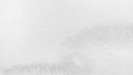 Obraz premium Textured white desktop wallpaper with subtle brush strokes and a soft, smooth appearance
