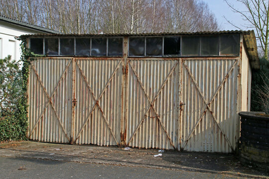 Doppelgarage aus Wellblech