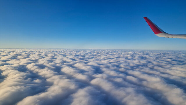 Sobre las nubes