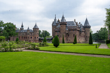 Obraz premium Castle De Haar and formal gardens panorama, Utrecht, Netherlands