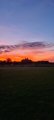 Obraz premium Lever de soleil sur la basilique de Saint-Benoît-sur-Loire (abbaye de Fleury)