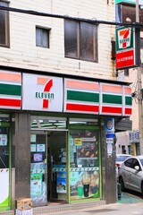 Naklejka premium South Korea 7-Eleven grocery store