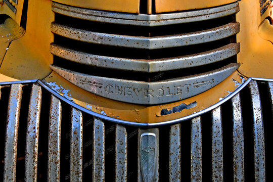 Closeup of Mid 1950&rsquo;s Chevrolet truck double grill