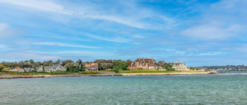 coast in Newport with old beautiful manison and historic villas at the coastline