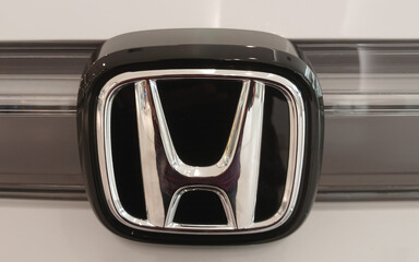 Fototapeta premium Logo of Honda, Japanese automobile manufacturer, in São Luís, MA, Brazil.