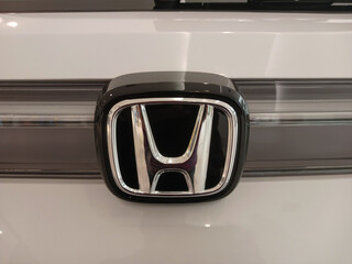Fototapeta premium Logo of Honda, Japanese automobile manufacturer, in São Luís, MA, Brazil.