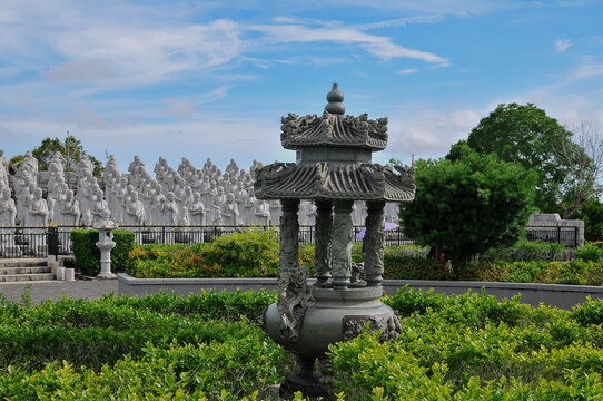 Tanjung Pinang-Indonesia, april 16th 2026 : Vihara Ksitigarbha Bodhisattva, commonly known as the 500 Lohan Temple or "Patung Seribu Wajah" (Thousand Faces Temple) in Tanjungpinang, Bintan
