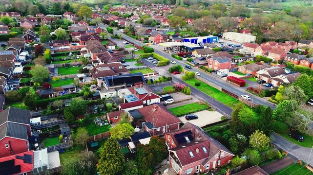 Horton Heath is a semi-rural Hampshire village near Eastleigh. It features the Brigadier Gerard pub, local woodlands, and major new eco-friendly housing developments. Shot in spring at sunset.