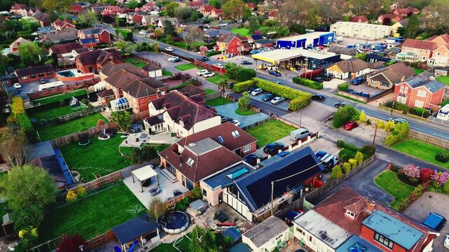 Horton Heath is a semi-rural Hampshire village near Eastleigh. It features the Brigadier Gerard pub, local woodlands, and major new eco-friendly housing developments. Shot in spring at sunset.