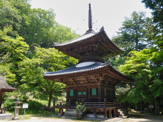 Obraz premium 新緑の寺院 伽耶院 兵庫県三木市