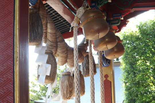 しめ縄、大注連縄、鼓胴型、垂れ、拝殿、寺、神社、日本、和風、景色、風景、境内、和、伝統、聖域、