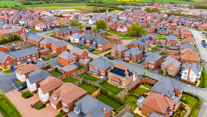 An aerial view of a newly built modern housing estate in Worcestershire in the UK © Richard O'Donoghue