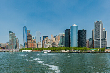 Naklejka premium Lower Manhattan Skyline View from the Water 