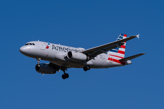 DFW Intl. Airport 8-22-2020 Grapevine TX USAAmerican Airlines Airbus A319 N824AW arrival into Dallas Ft. Worth International Airport